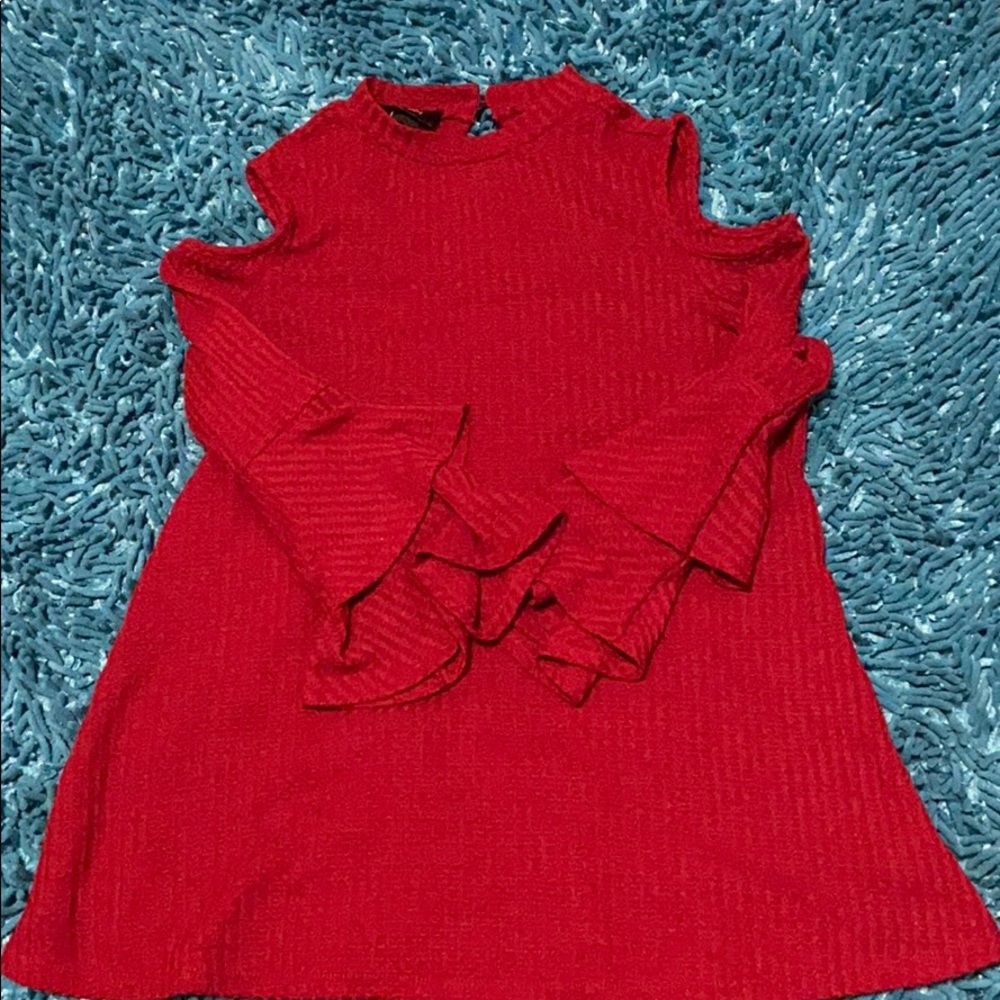 Cold shoulder Top